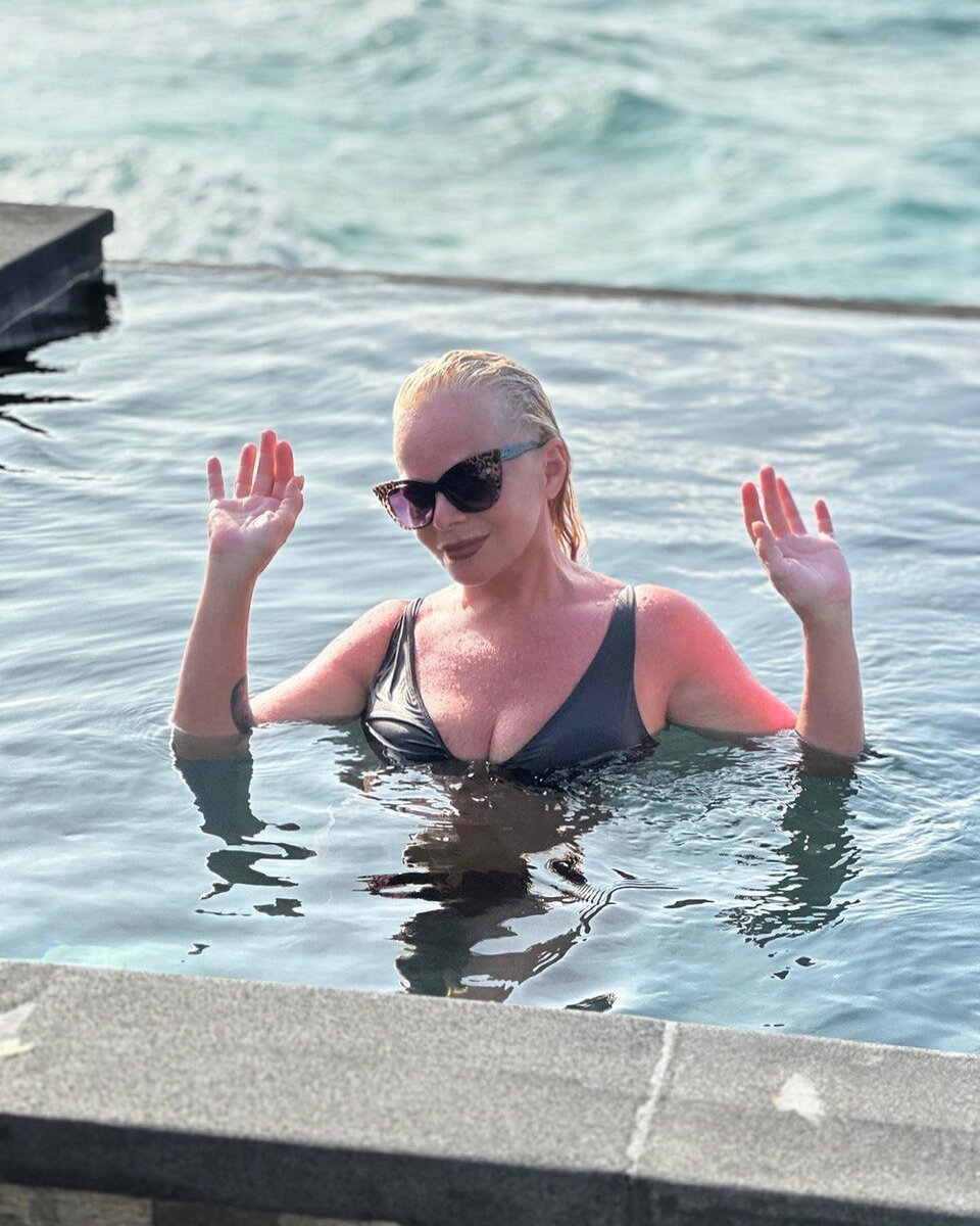    Лариса Долина в бикиниСоцсети Ларисы Долиной