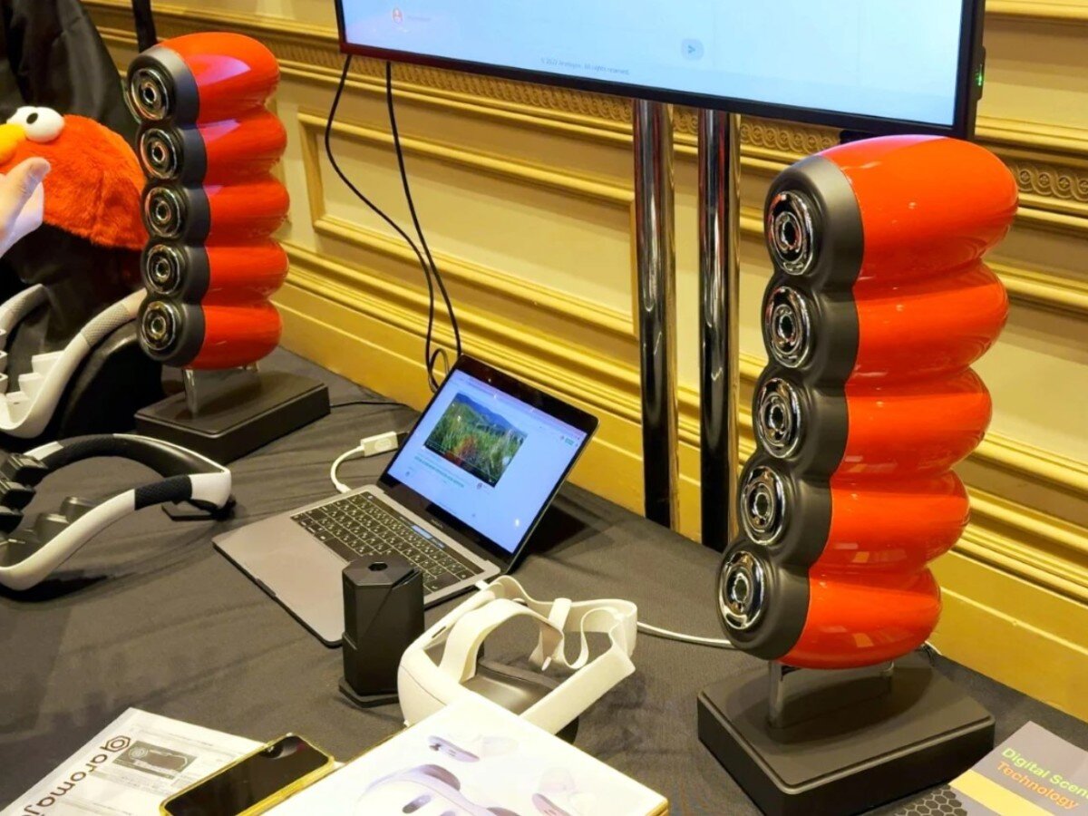    Aroma Speaker 60 — первые в мире колонки с генератором запахов