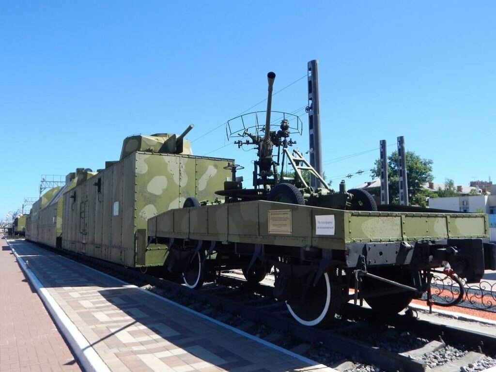 Стоимость 80-150р. График работы ср-вс с 11-19:00
Адрес: г. Тула, ул. Путейская, 4, территория Московского железнодорожного вокзала (ст. Тула-1 «Курская»)