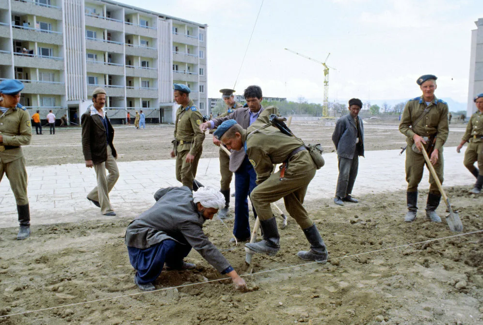 Кишлак на завод. Афганистан Кабул Советский микрорайон. 357 ПДП В Афганистане. Кабул 1979. Советский район в Кабуле.