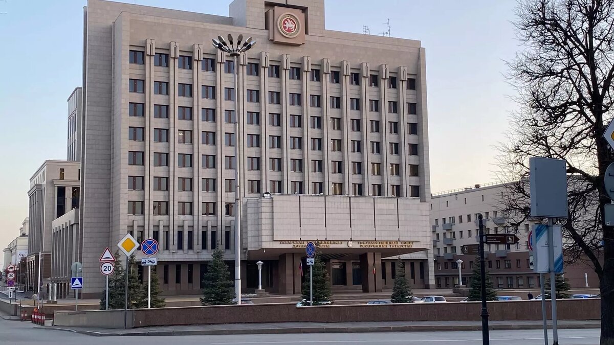     Спикер Госсовета Татарстана Фарид Мухаметшин еще не определился, будет ли он выдвигаться на новый срок. Но имя возможного преемника называть не стал.