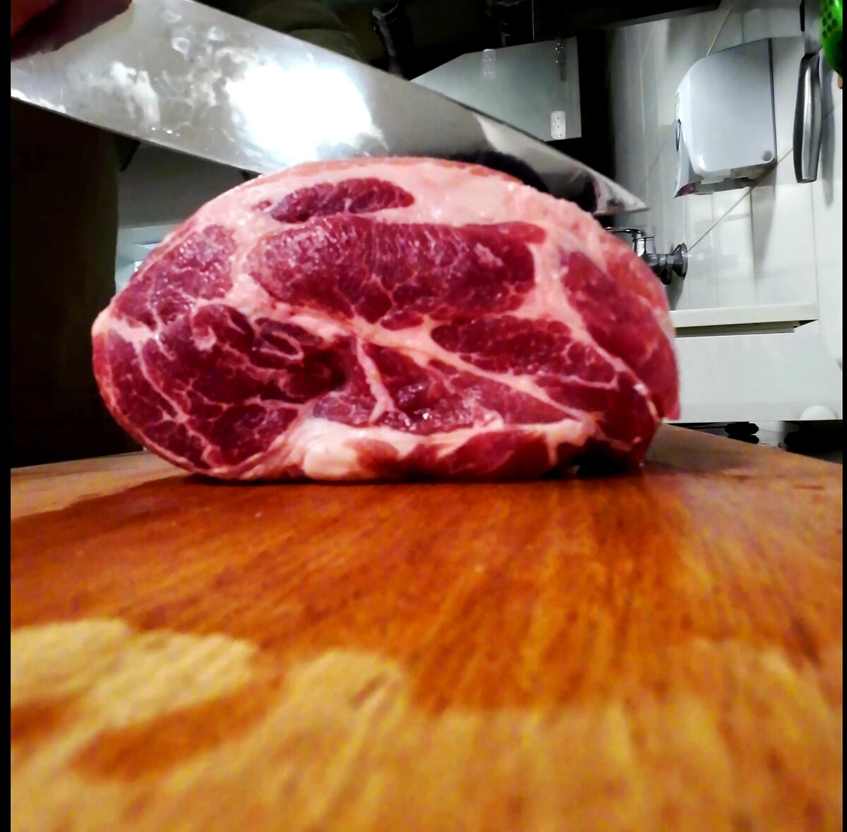 Свинная шея.Моя любимая часть свинной туши.Особенно для шашлыка.