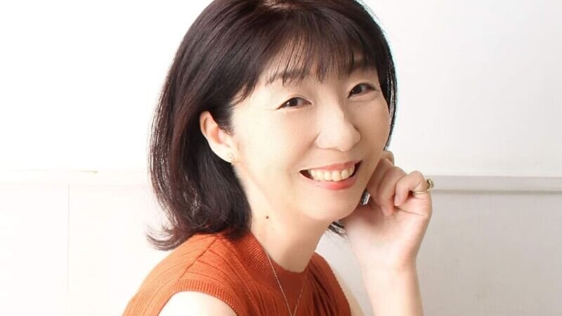 Митико Аояма, японская писательница