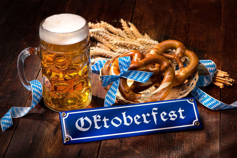 Брецель (нем. Brezel) – оригинальный сдобный крендель, приготовленный из пшеничного дрожжевого теста с солью или соленым маслом. Сверху брецель покрывается кристалликами соли или кунжутом.-3