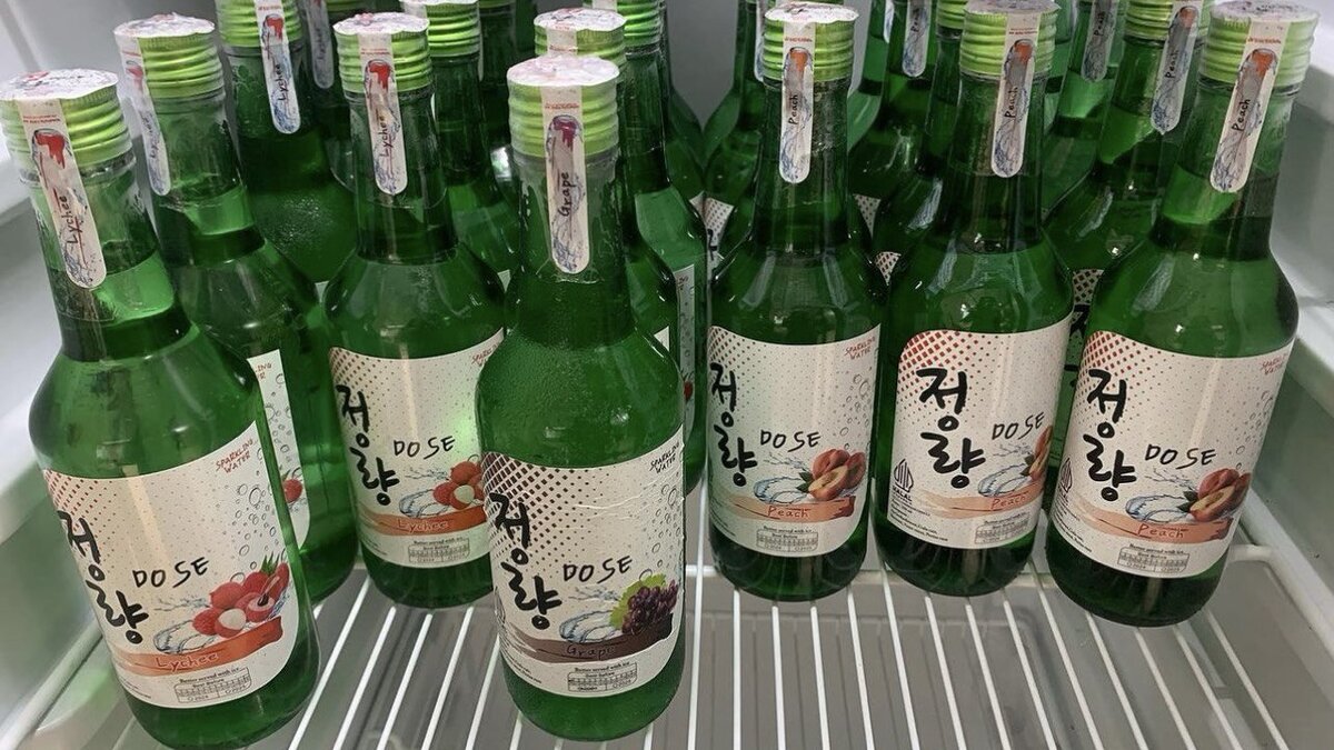 На 1 взрослого корейца приходится 53 бутылки соджу в год