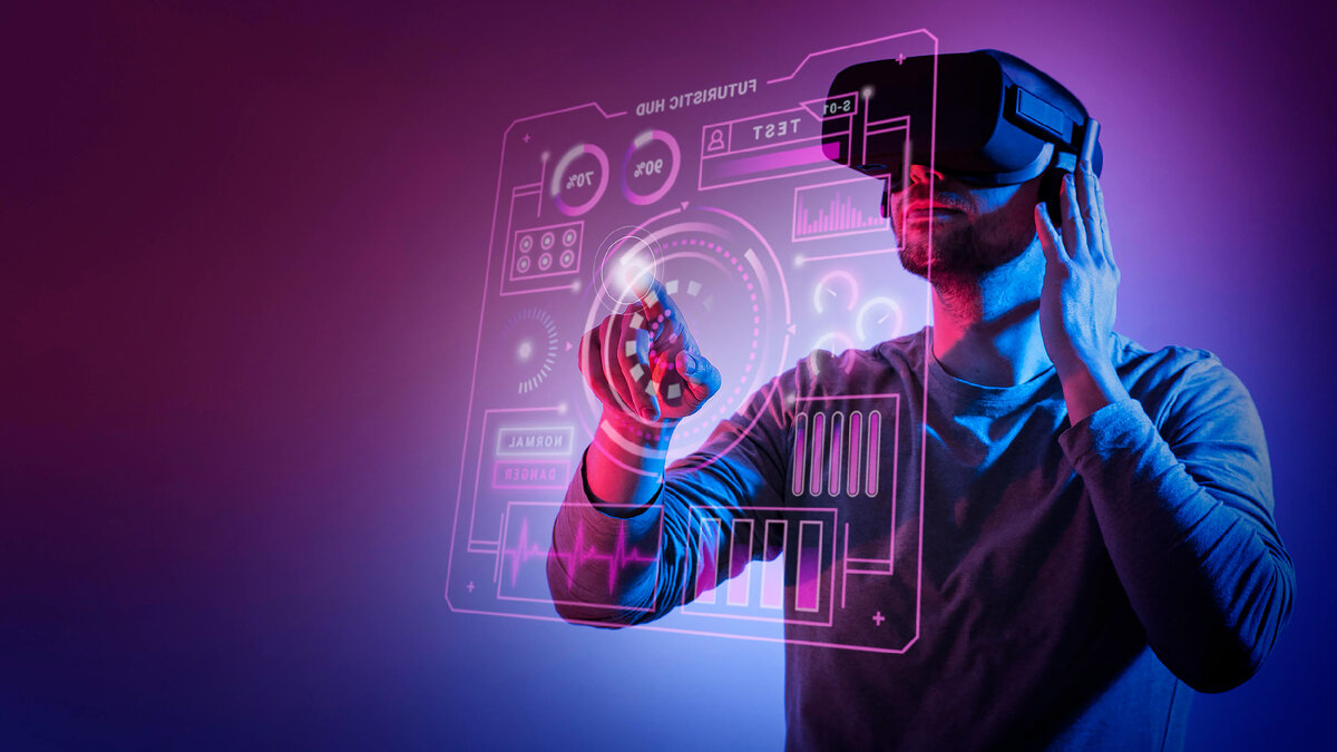 Источник: https://www.freepik.com/free-photo/medium-shot-man-wearing-vr-glasses_19265130.htm#query=%D1%82%D0%B5%D1%85%D0%BD%D0%BE%D0%BB%D0%BE%D0%B3%D0%B8%D0%B8&position=16&from_view=search&track=ais&uuid=5674274a-aff8-4fc7-8c24-3d9b50e2857d