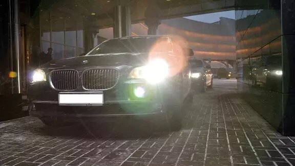     Тюменские автоинспекторы задержали местную жительницу, которая ездила по городу на BMW с подложными номерами. Зачем она меняла госзнаки на своем авто, рассказали в пресс-службе регионального управления ГИБДД.