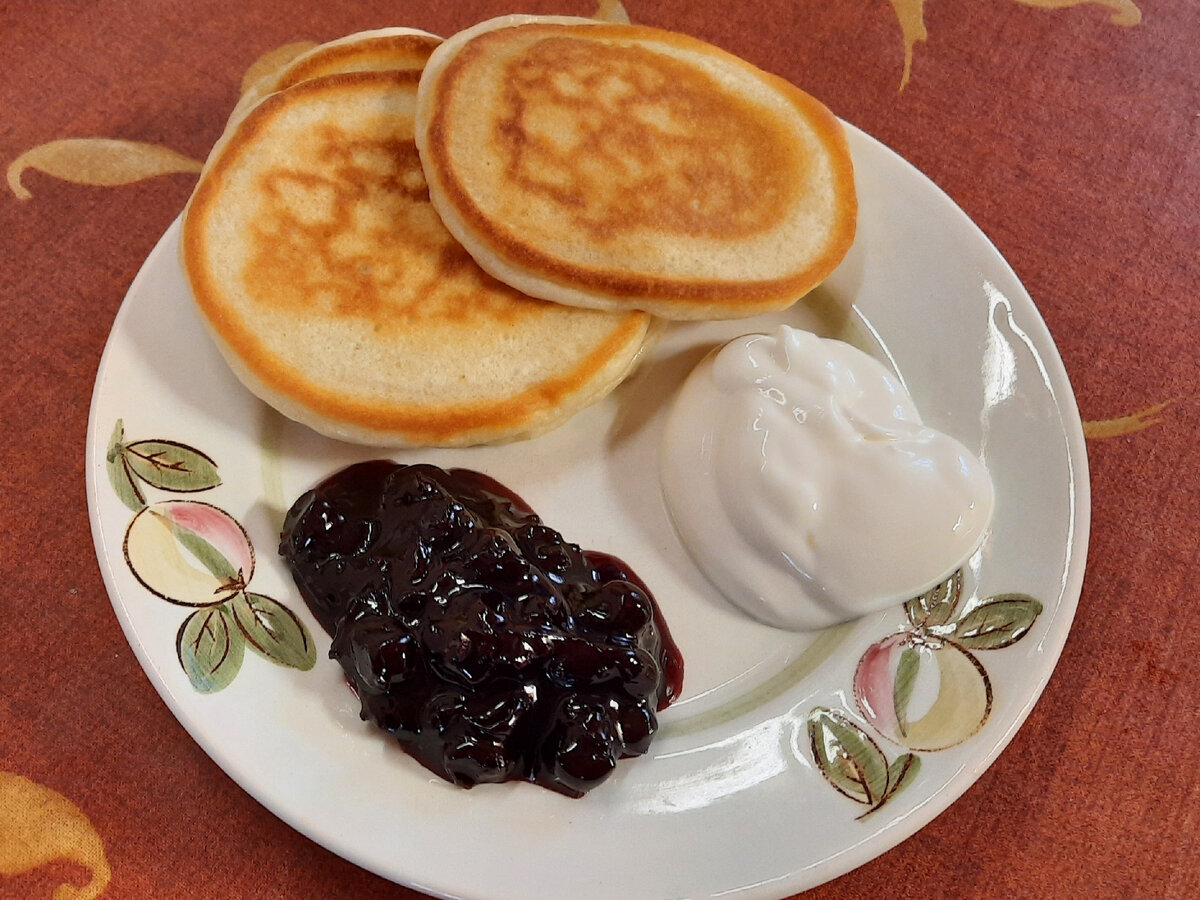 Оладушки по субботам. Вкусные оладьи на кефире.🥞 | Дачные вечера. | Дзен