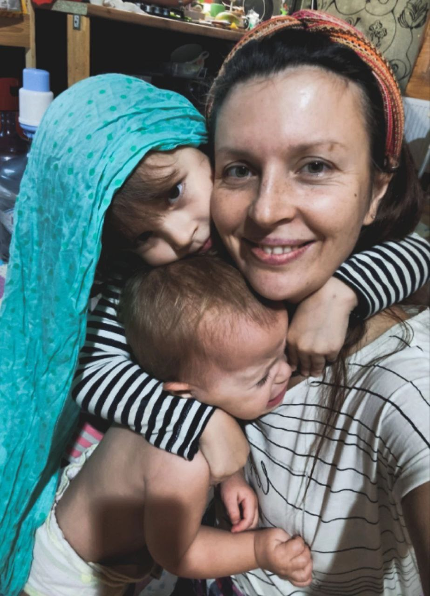 А у моей любимой личной помощницы Светланы сегодня день рождения ...