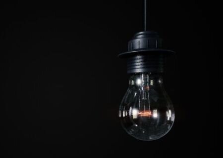    На Украине начинают отключать свет должникам