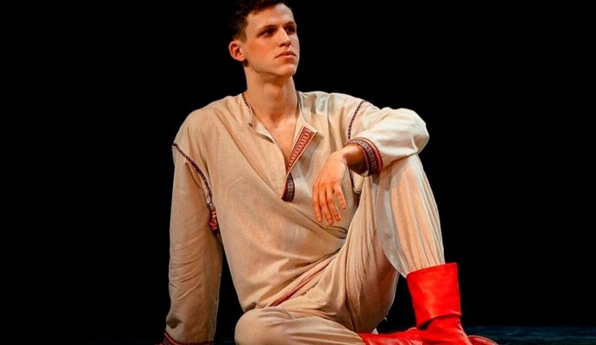    На фасаде курского ГКЦ "Лира" откроют памятный барельеф Никите Карпову, погибшему в ходе СВО