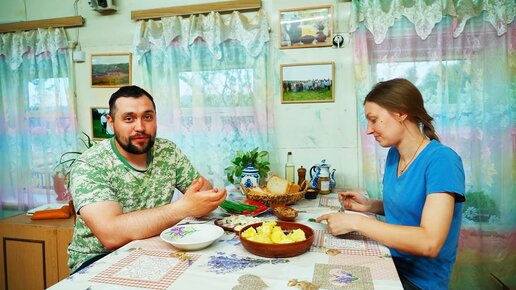 下载视频: БУДНИ В УРАЛЬСКОЙ ДЕРЕВНЕ | КУПАНИЕ НА РЕКЕ | ОГОРОД | ЖАРА