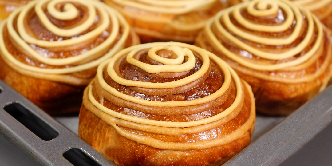 Всего один ингредиент и выпечка будет нежной, мягкой и ароматной - сегодня булочки с кремом