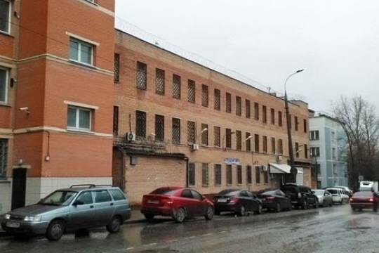    Попал в овчарню