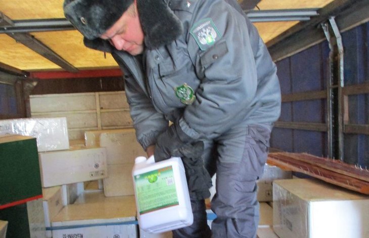    2 тонны почвенного инсектицида при ввозе из Казахстана задержали в Оренбургской области