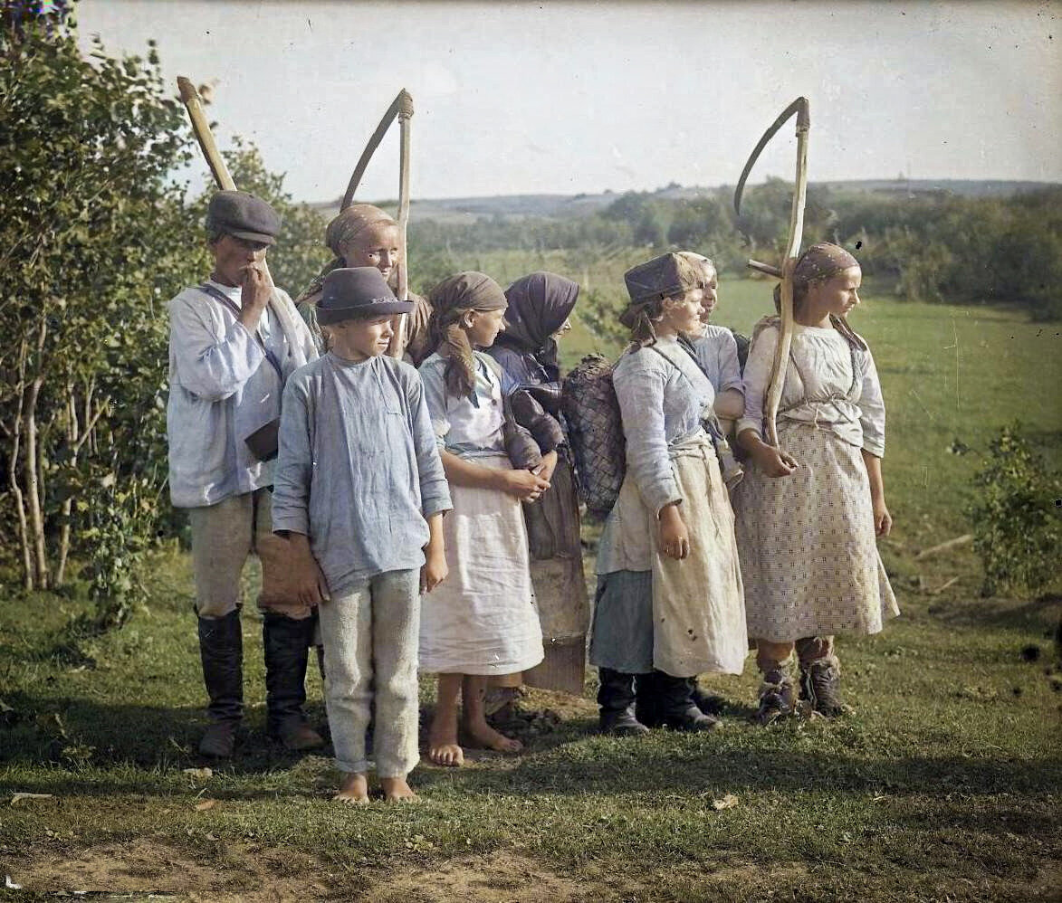 Жизнь и быт на севере страны в первой половине ХХ века. Исторические  фотографии Олонецкого уезда Карелии в цвете | BSP | Дзен