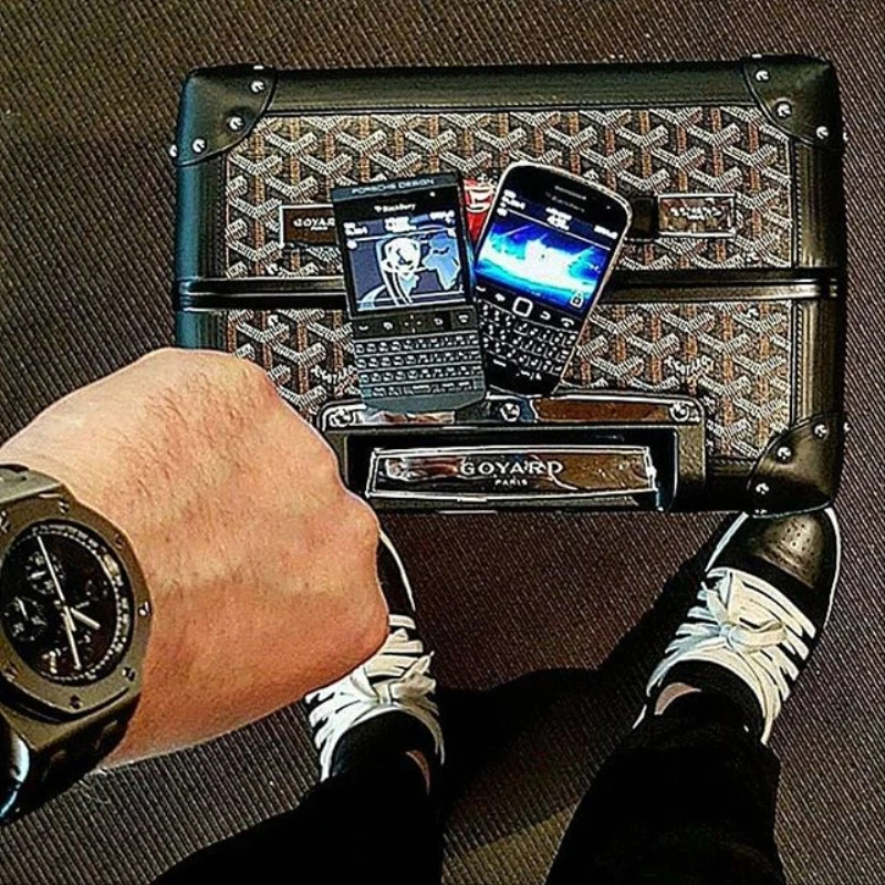 Специальными смартфонами для преступников с функцией дистанционного удаления данных пользовались наркоторговцы по всему миру. Источник: vice.com 