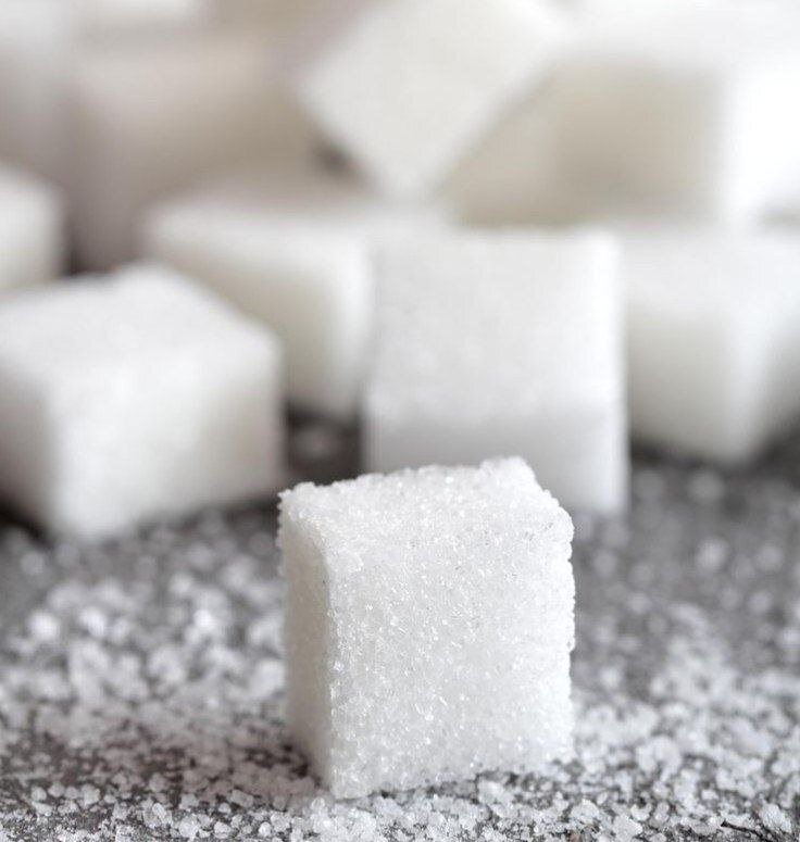 Можно ли употреблять сахар❔

🔖В то время как в мире фитнеса сахар считается абсолютным злом, он может быть полезен во время тяжёлых нагрузок.