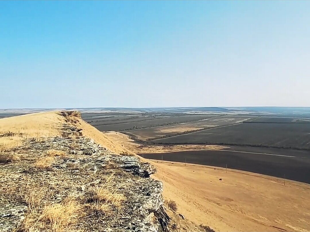 страх. девушка боится. Feeling fear. беспокойный фон. страх.