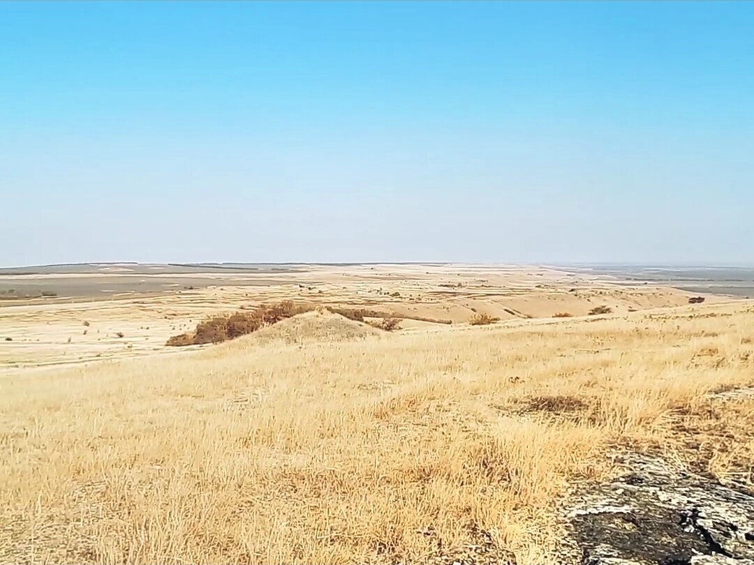 ощущения желаемого. ощущения желаемого. ощущения желаемого. камень на дороге. спокойствие и радость.