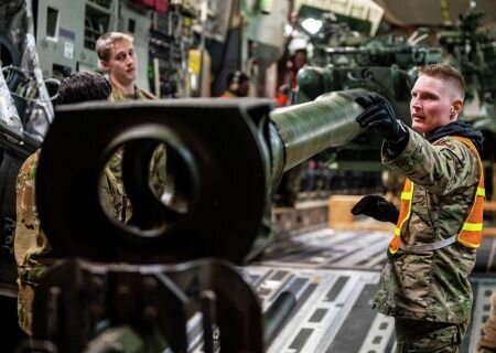    США приостановили помощь Украине до одобрения конгрессом запроса