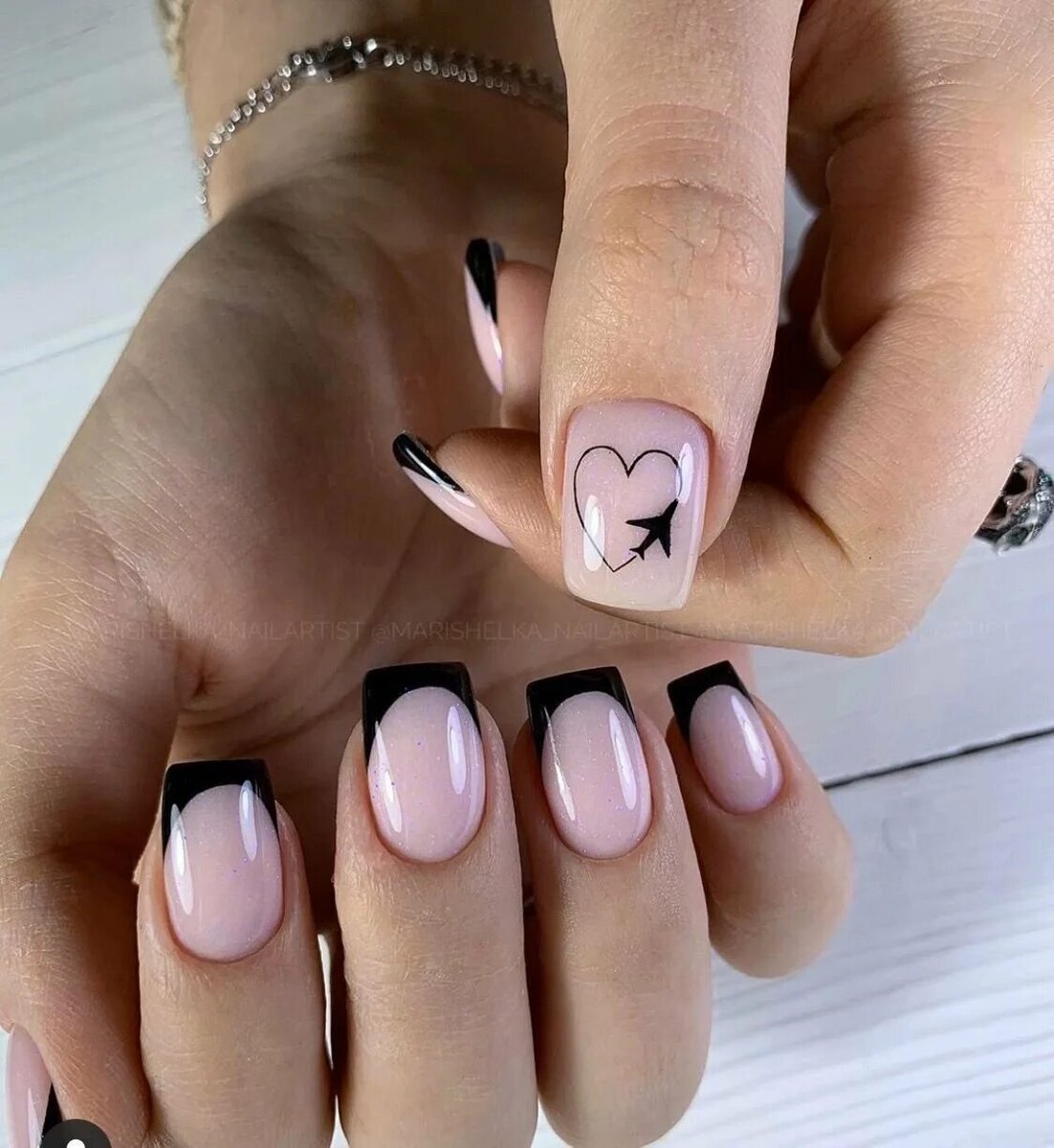 поэтапный маникюр. дизайн ногтей в домашних условиях. маникюр френч пошагово для начинающих. красивый френч пошагово. маникюр френч с бантиком.