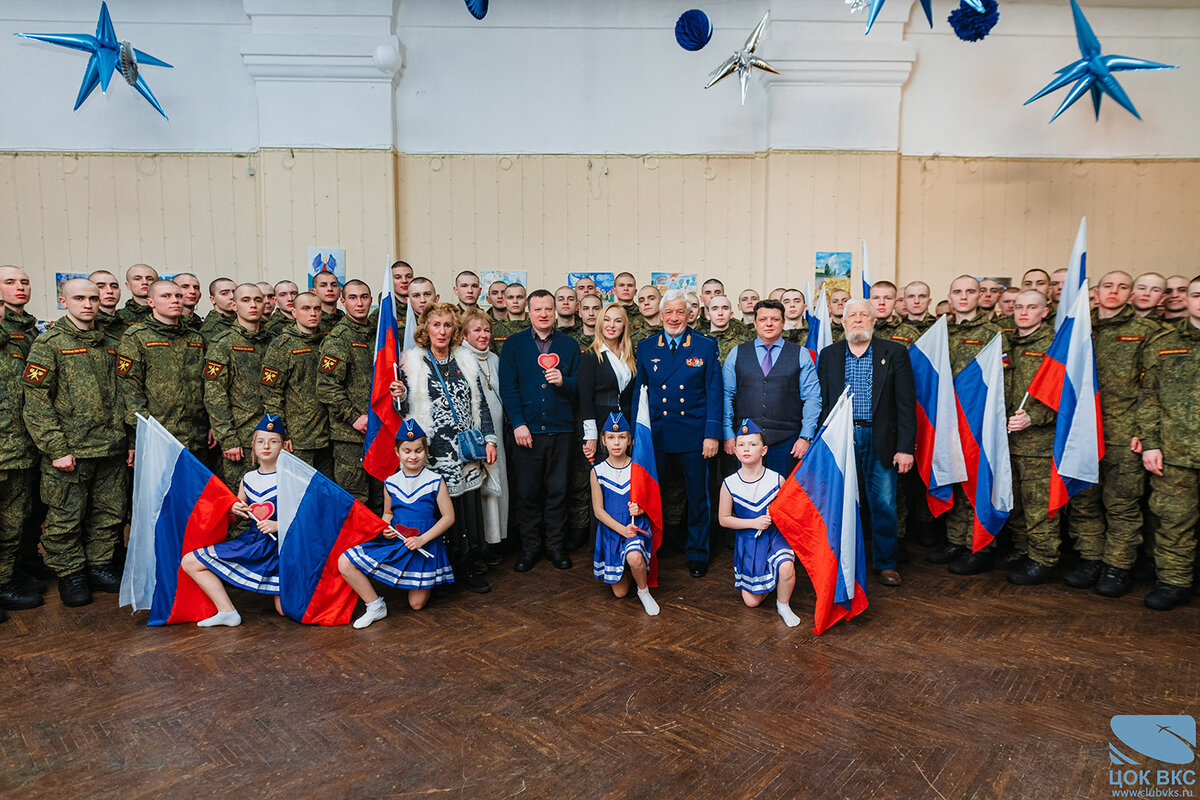 11.01.2024 г. В Выставочном пространстве Центрального офицерского клуба Воздушно-космических сил (ЦОК ВКС) состоялось открытие выставки «Дети Донбасса рисуют мир».-5