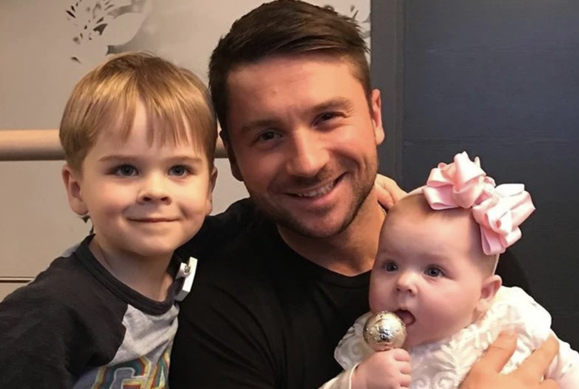 Сергей Лазарев с детьми