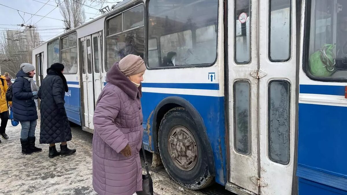 Липовое расписание: волгоградцы массово жалуются на троллейбус №10 |  НовостиВолгограда.ру | Дзен