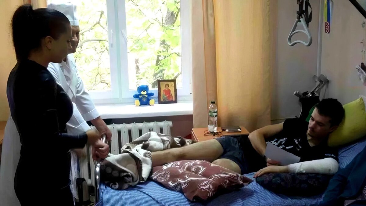 Ани лорак в госпитале всу фото Раскрыт тайный покровитель Ани Лорак: Скандальные факты о поддержке ВСУ" Вихрь Ф