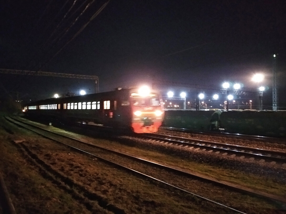 Железнодорожный трейл получил своё название, потому что проходит рядом с железной дорогой