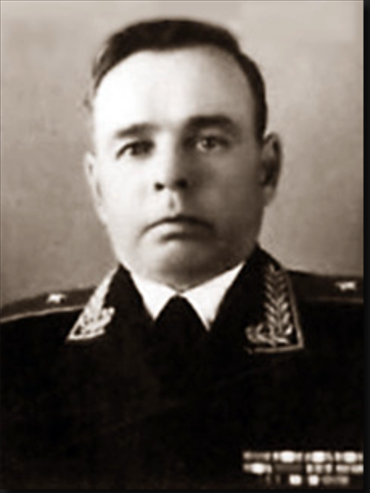 Афанасий Сидорович Бондаренко (1902-1961), первый командир 879 сп, ранен 27-28.02.1942 и сменен капитаном Сгибневым. Идентификация командира 879 сп по фото произведена впервые. Источник фото - сайт http://дальвоку.рф/news/bondarenko_afanasij_sidorovich/2012-04-27-39 о биографии своего героя в 1941-1942гг. имеет смутное представление.