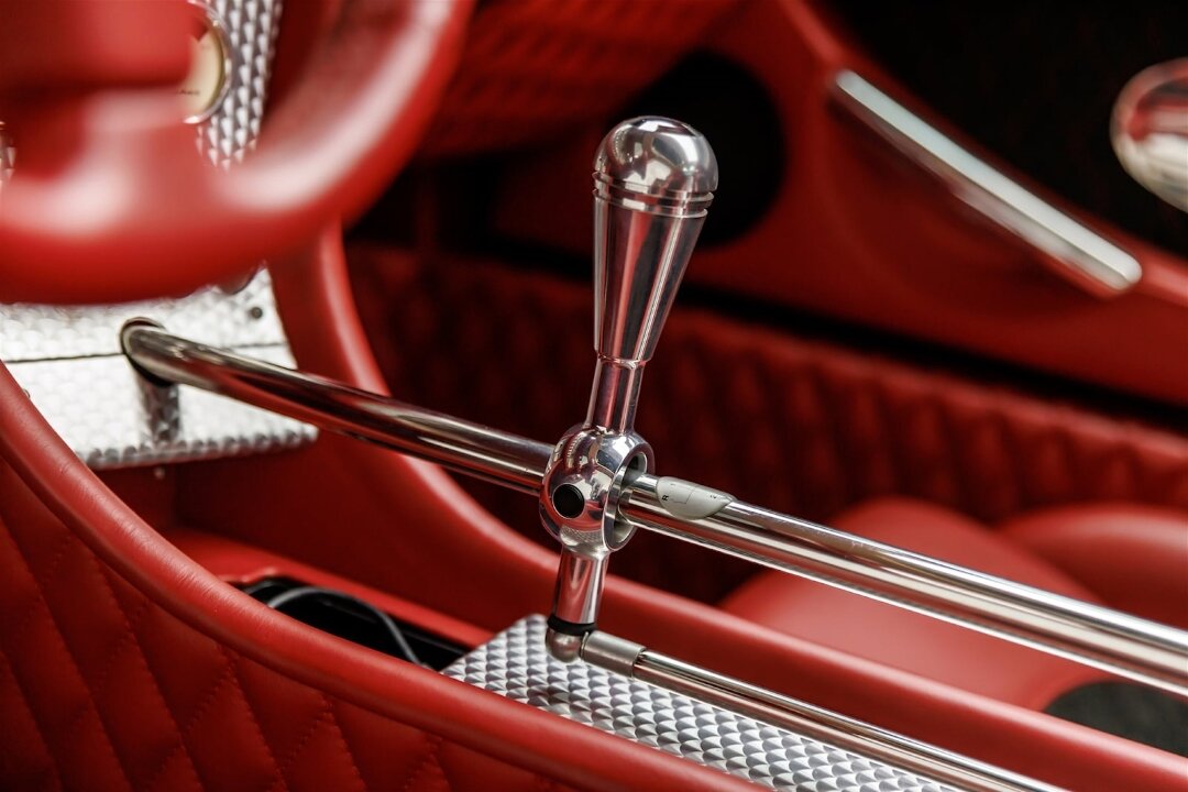 Рычаг управления коробкой передач в Spyker C8 Laviolette.