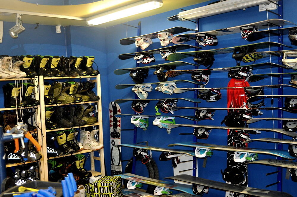Организовать прокат. Магазин сноубордов. Горнолыжный инвентарь. Магазин лыж и сноубордов. Хранение лыж.