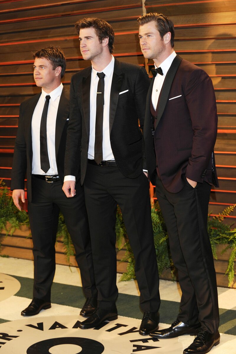 Как же я люблю братьев Хемсворт, вот они слева направо: Люк, Лиам, Крис