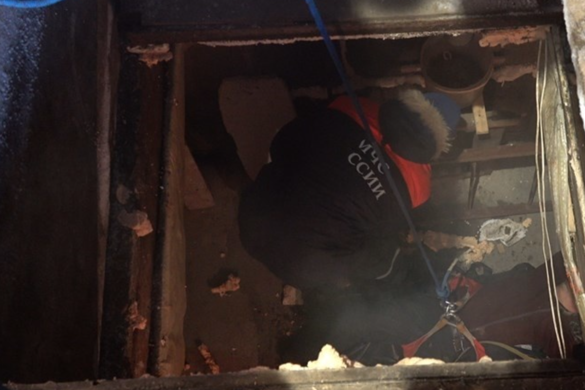    Спасатели помогли 78-летнему хабаровчанину с инсультом выбраться из погреба