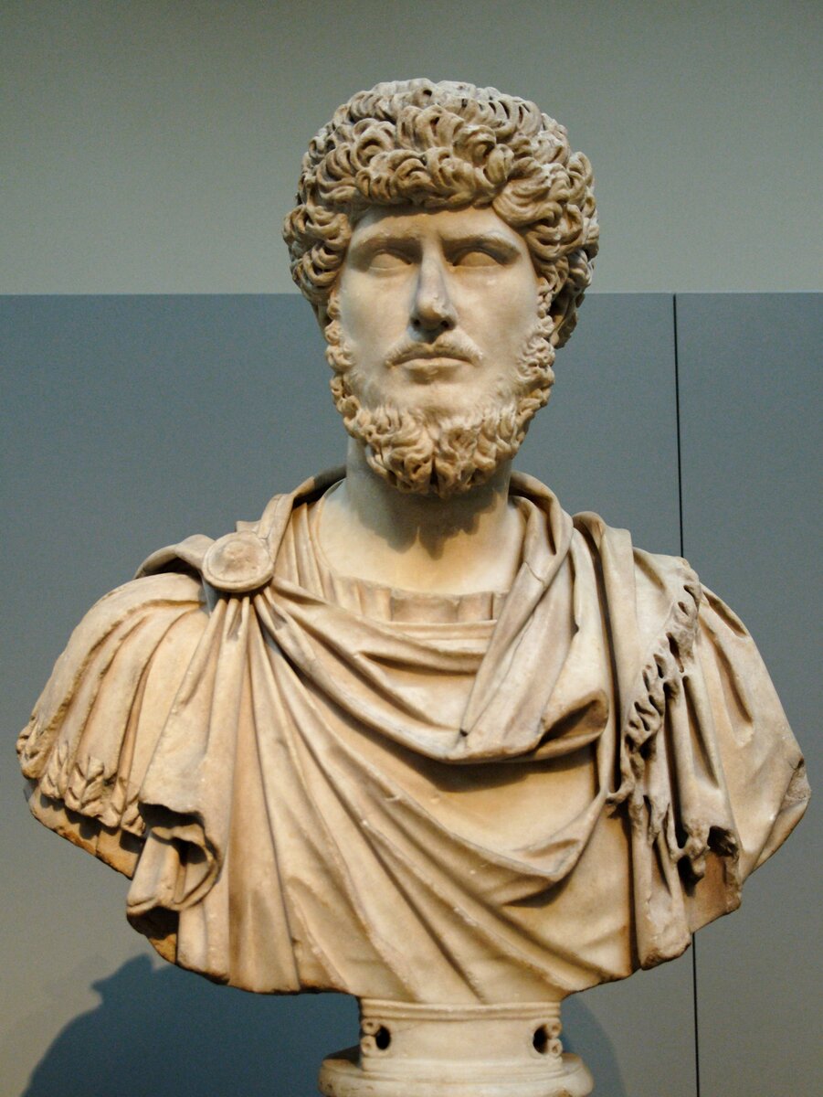 Portrait of Emperor Lucius Verus. Marble, ca. 161-170 AD. From Rome. Луций Цейоний Коммод Вер, более известный как Луций Вер (лат. Lucius Verus, полностью лат. Lucius Ceionius Commodus Verus, 15 декабря 130 — январь 169) — римский император с 161 по 169 из династии Антонинов, соправитель Марка Аврелия, своего брата по усыновлению (оба были усыновлены императором Антонином Пием).