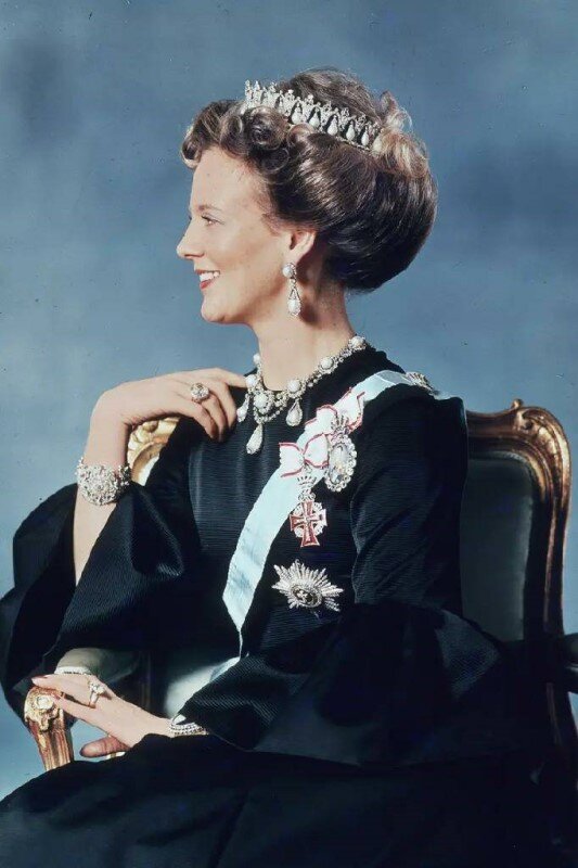 Маргрете II. Первая официальная фотография  королевы Дании после её восшествия на престол, 1972 г.  