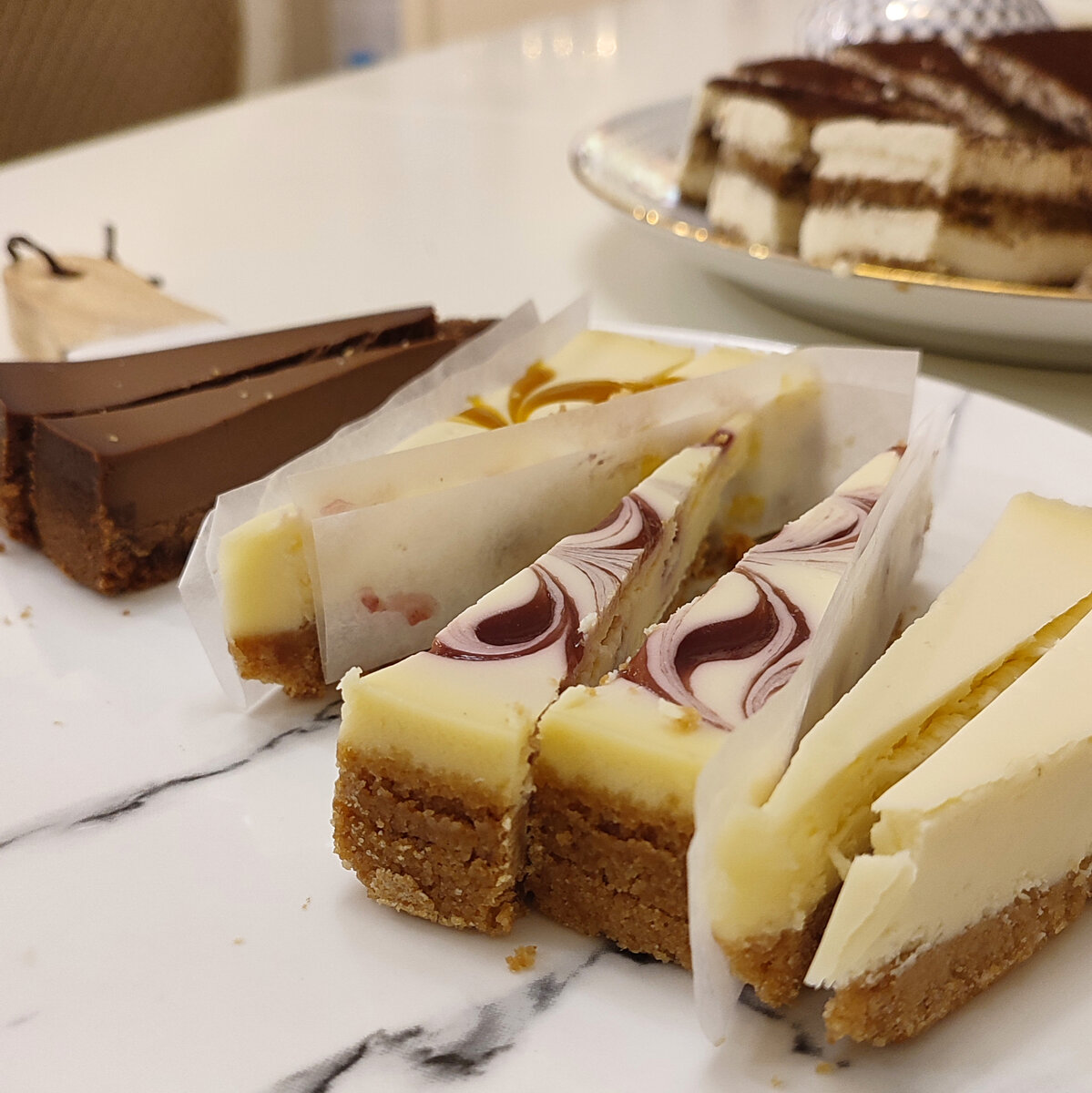 Листайте галерею, ассорти чизкейков, фото автора