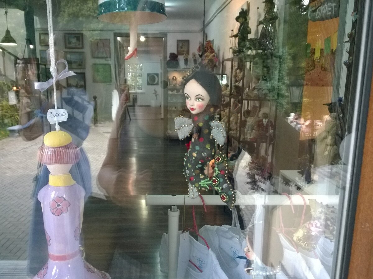 арт-галерея Форт Сочи 2019 Адрес: ул. Москвина, 7 из личных архивов. Здесь вы увидите современное искусство. Вход бесплатный