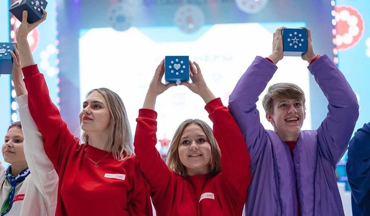     Победителии конкурсов «Движения первых». Источник: mos.ru Автор фото: Пресс-служба Мэра и Правительства Москвы