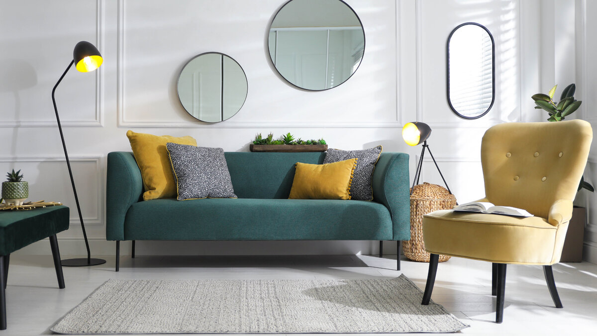 новогоднее убранство крис дженнер. модные тенденции в декоре интерьера. модные цветы в интерьере 2022. стильный декор. дизайнерские решения в интерьере.