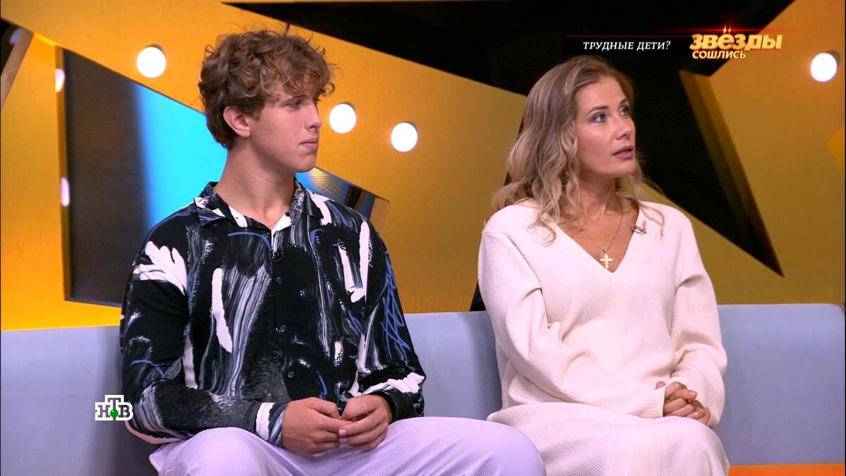    Сын Валерия Золотухина и Ирины Линдт с трудом закончил    10-й    класс