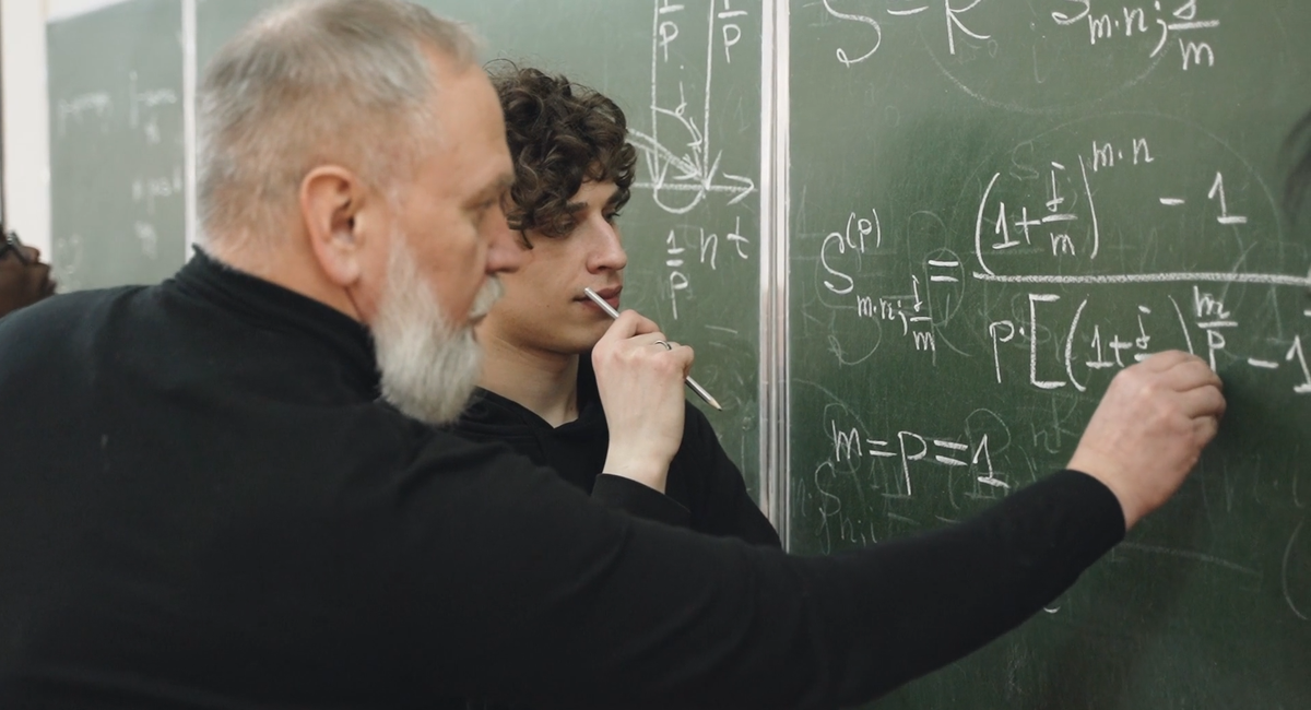 Леции выбирала кафедра