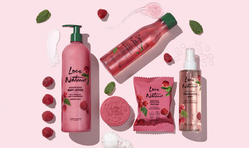 Тестер стенд кистей для макияжа. Подставка для косметики из магазина. Крем для губ 22/11 cosmetics. Косметика 22 года. Косметика 22 года.