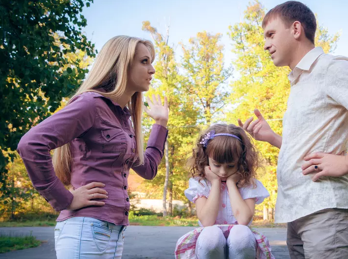 Внебрачная дочь мужа Фото: Shutterstock.com