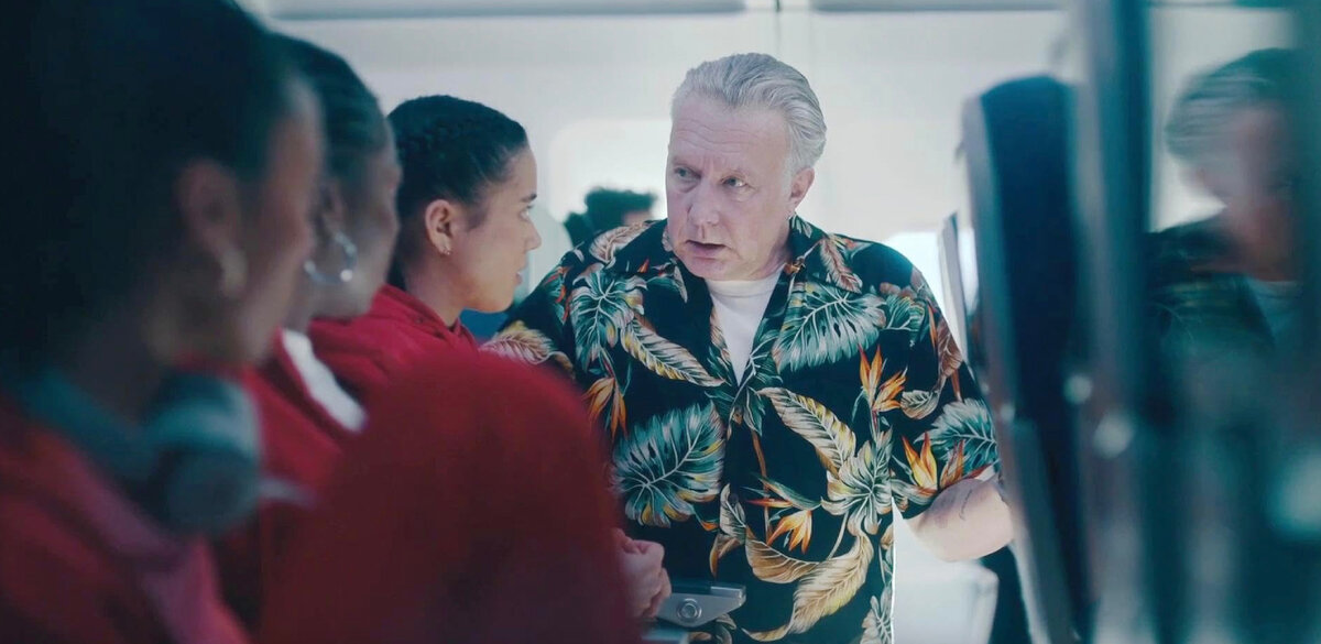 Кадр из сериала "Захваченный рейс"