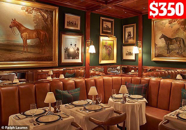Вкусно! Во вторник вечером Меган видели идущей с друзьями в бар Polo Bar, стоимость которого составила примерно 420 долларов, включая напитки. 