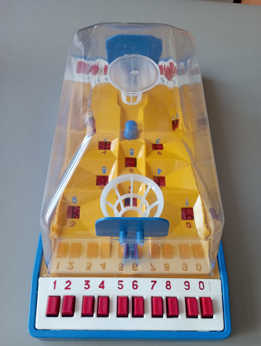 Пришлось поломать голову, как упаковать такую объемную игрушку