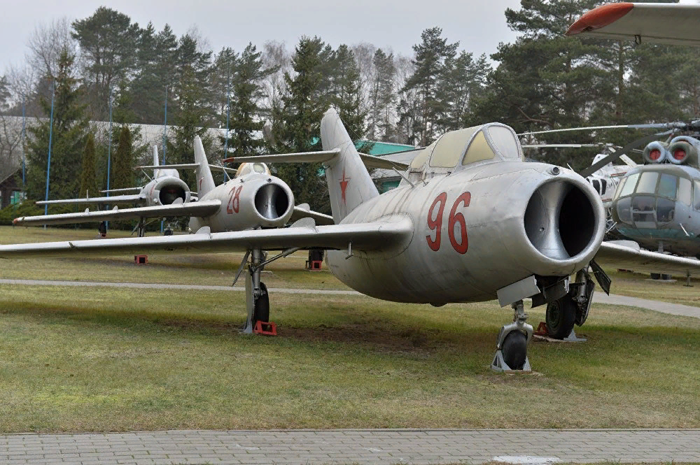  Фото: спарки УТИ МиГ-15